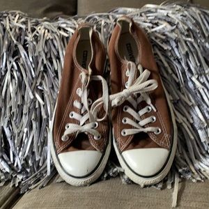 Converse sneakers size 9 woman’s. Worn very little